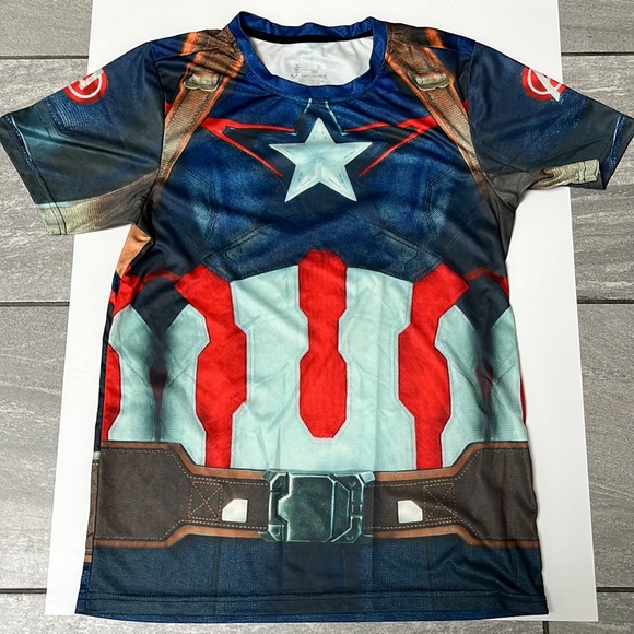 Medium Marvel Captain America Shirt - Picture 3 of 6